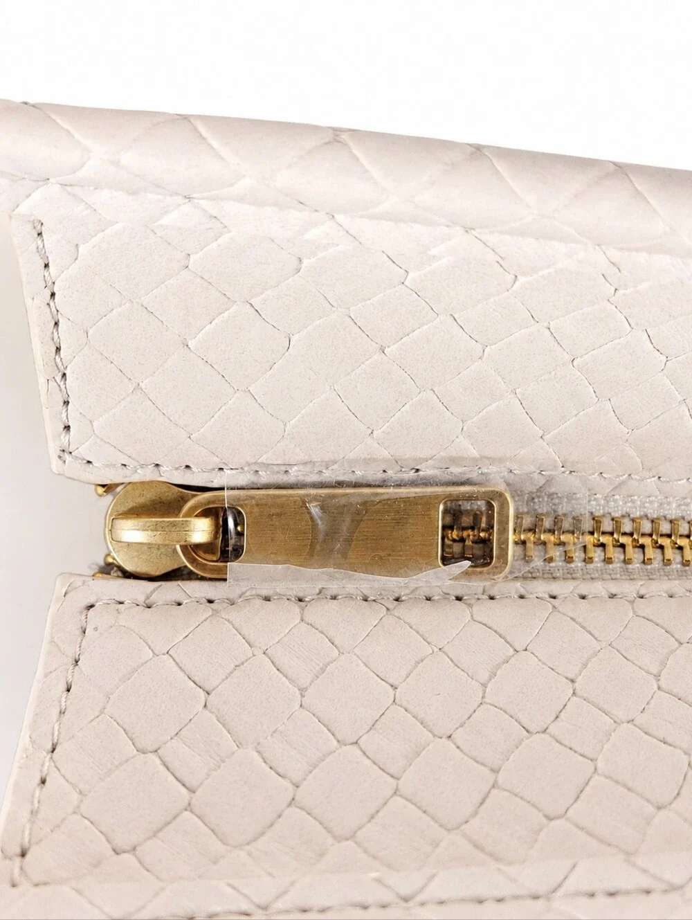 Fiorelli Beige Textured Tote Bag NWT Gold Hardware Zip Pocket